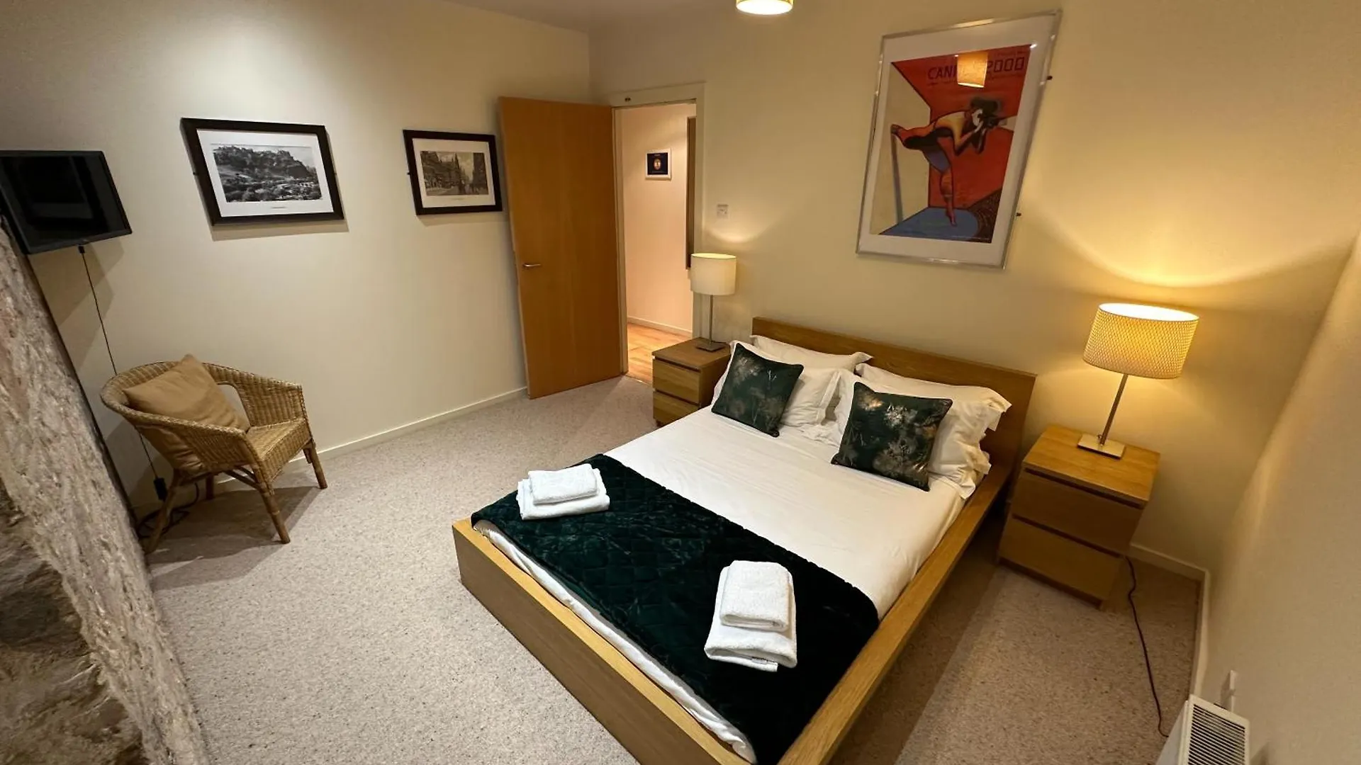 Apartment Edmonstone Suite Old Town Edinburgh United Kingdom