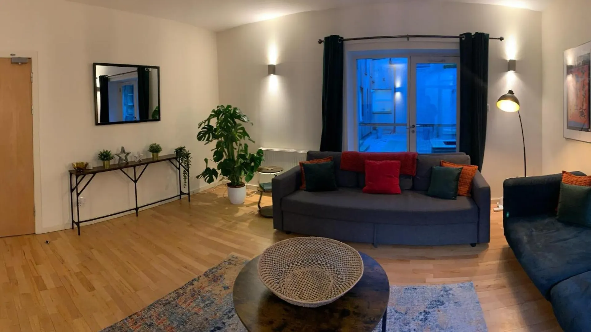 Edmonstone Suite Old Town location