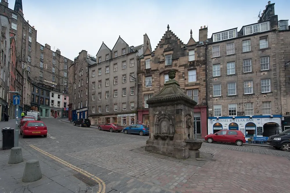 Apartment Edmonstone Suite Old Town Edinburgh